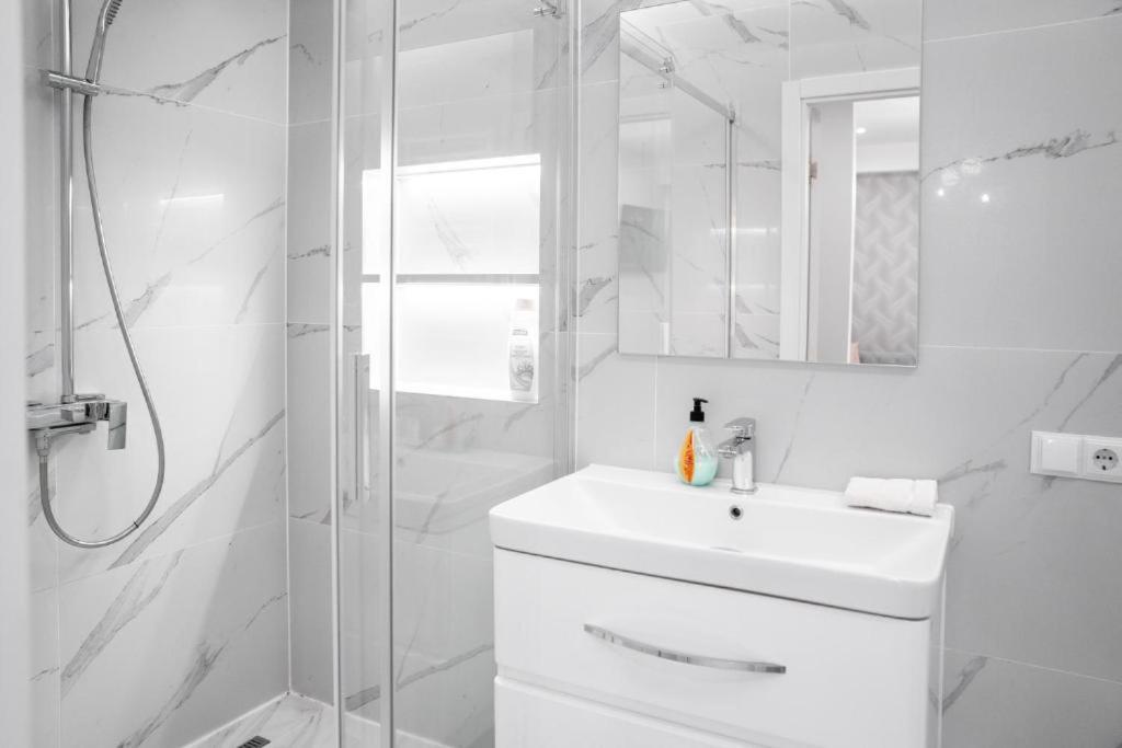 Glass New Apartments Ultracentral Chisinau Luaran gambar