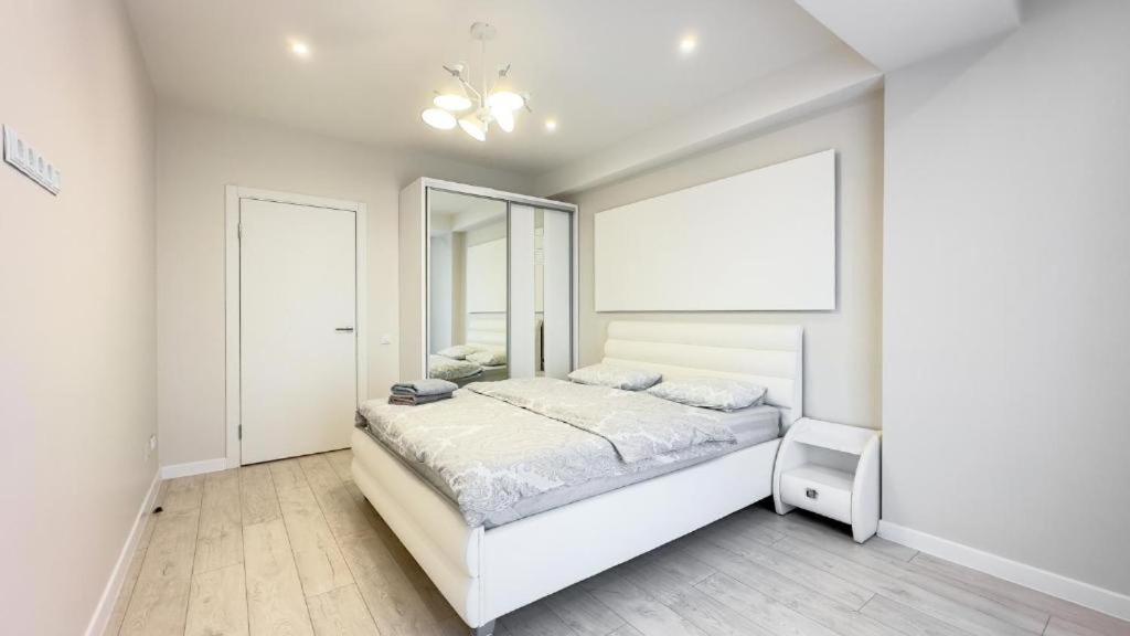 Glass New Apartments Ultracentral Chisinau Luaran gambar
