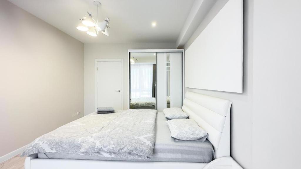 Glass New Apartments Ultracentral Chisinau Luaran gambar
