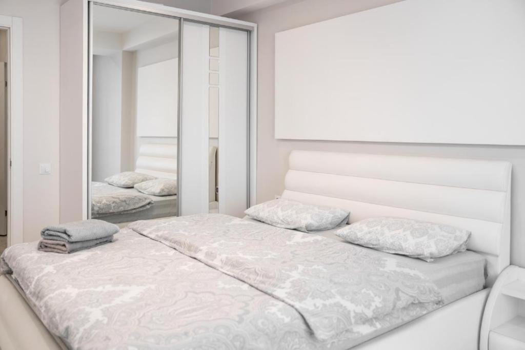 Glass New Apartments Ultracentral Chisinau Luaran gambar